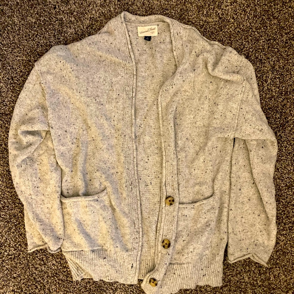 Medium universal thread cardigan